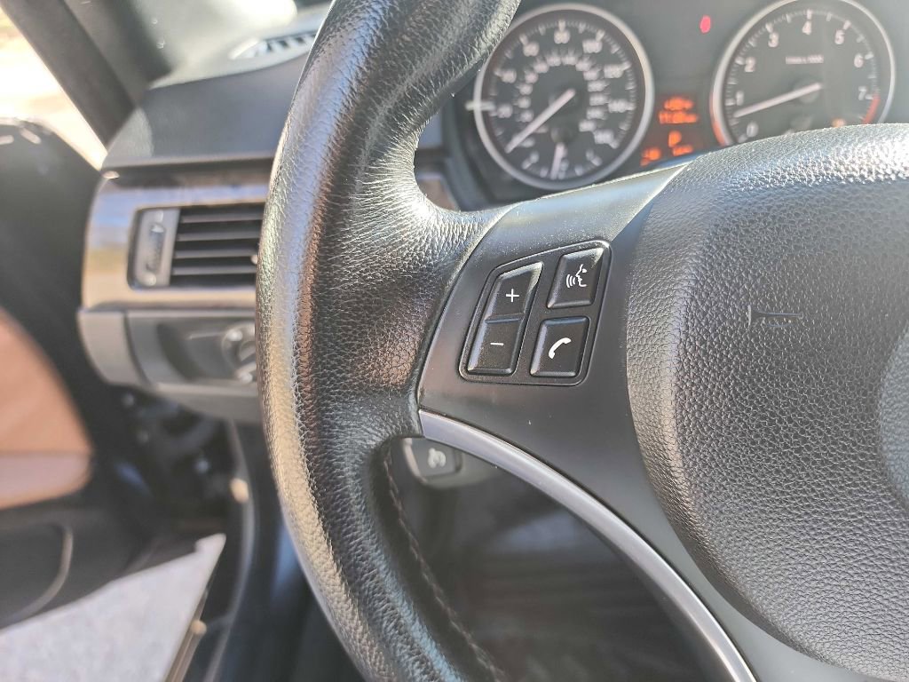 Used 2008 BMW 335i Convertible image 16