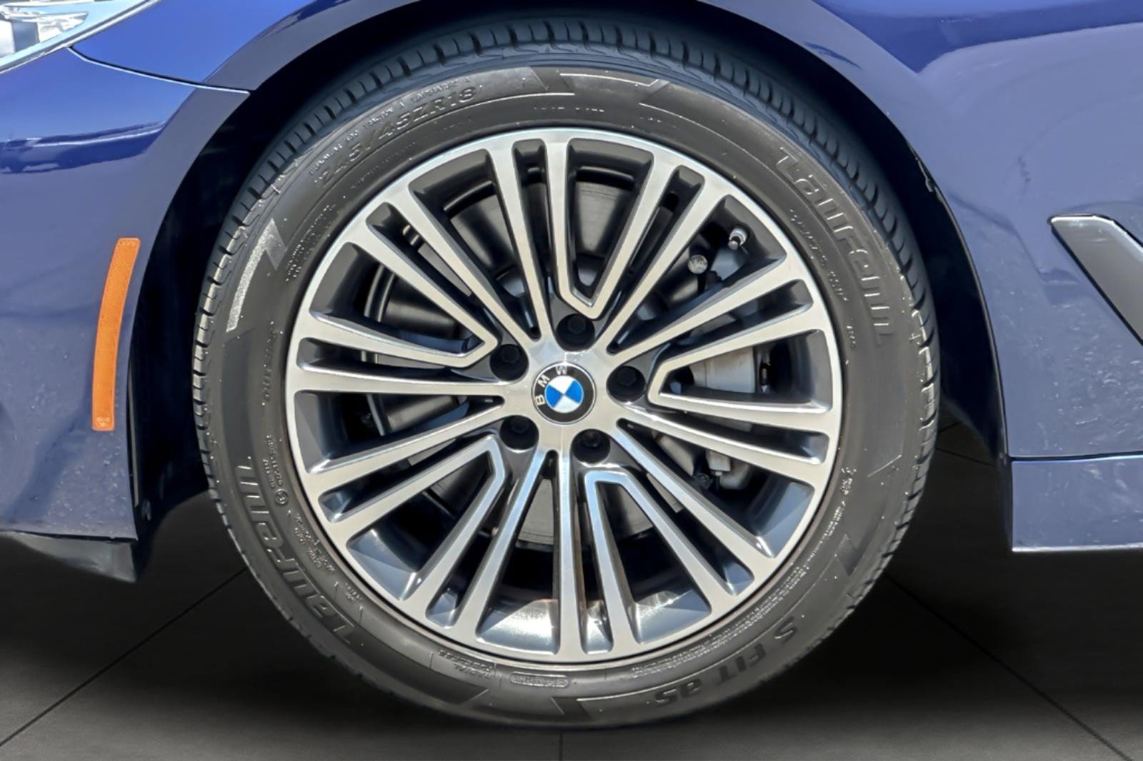 Used 2019 BMW 530i w/ Convenience Package RWD image 25