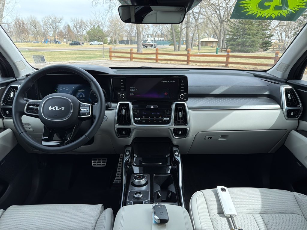 Used 2023 Kia Sorento SX Prestige AWD/4WD image 19