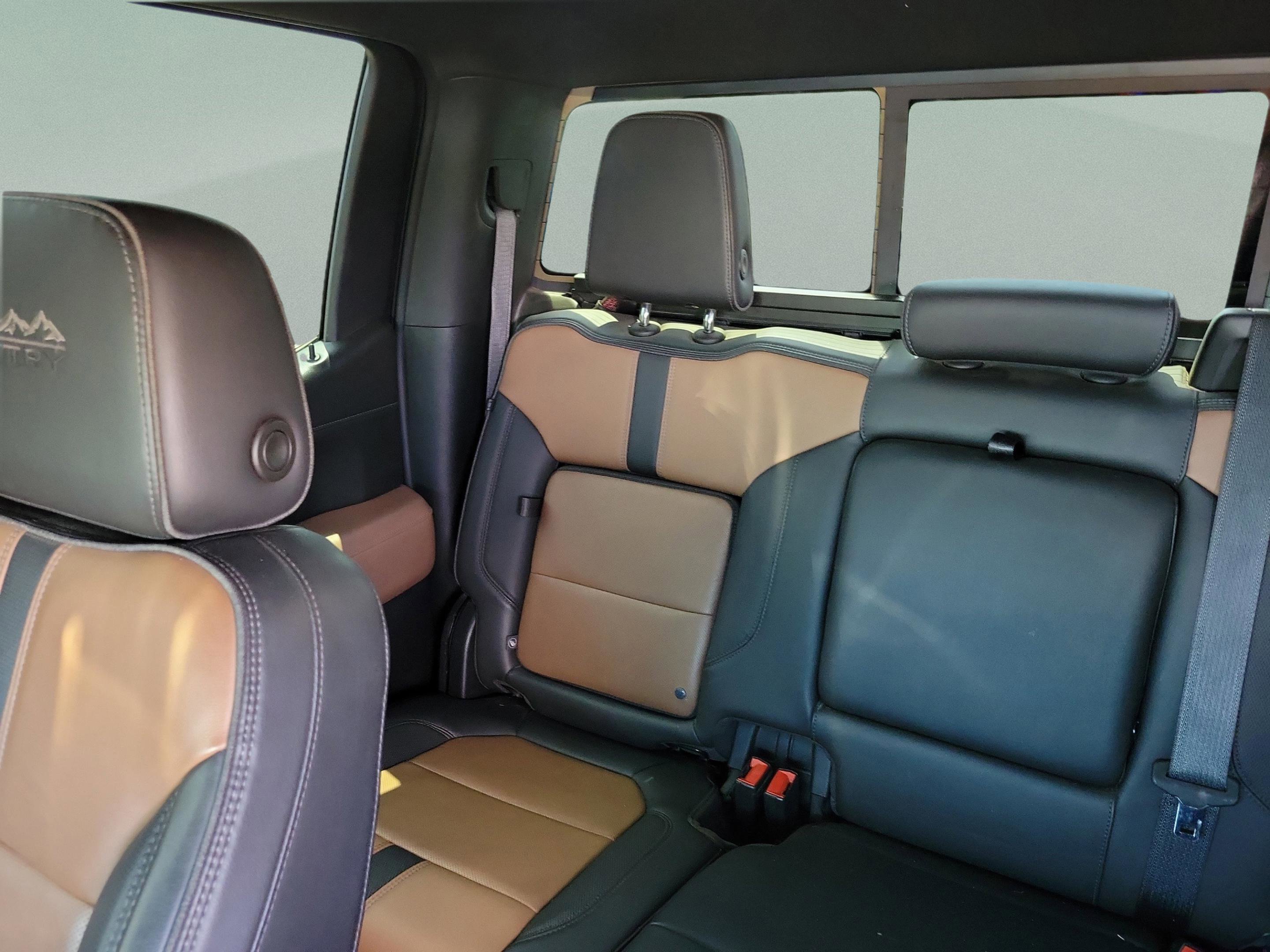 Used 2021 Chevrolet Silverado 1500 High Country AWD/4WD image 8