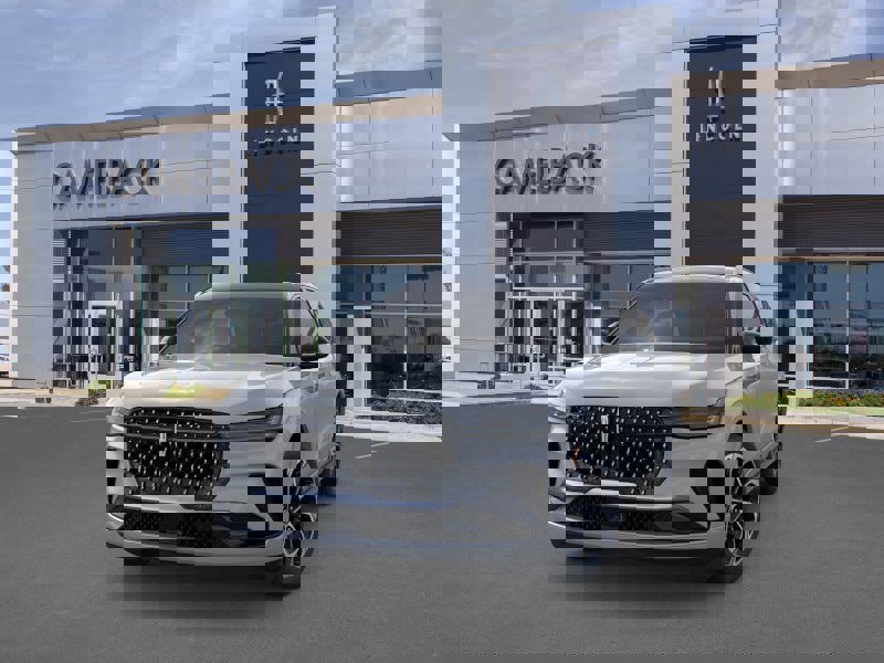 New 2026 Lincoln Nautilus Reserve image 2