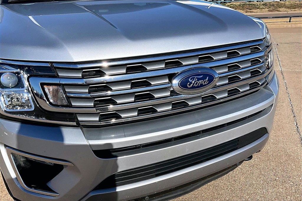 Used 2018 Ford Expedition Limited w/ Equipment Group 301A image 30