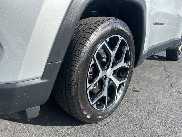 Used 2024 Jeep Compass Limited image 12