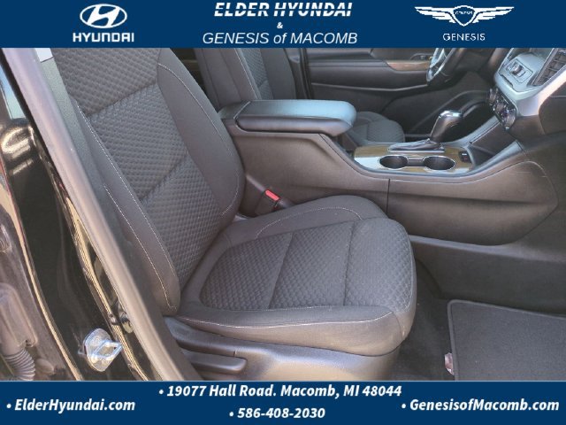 Used 2019 GMC Acadia SLE FWD image 18