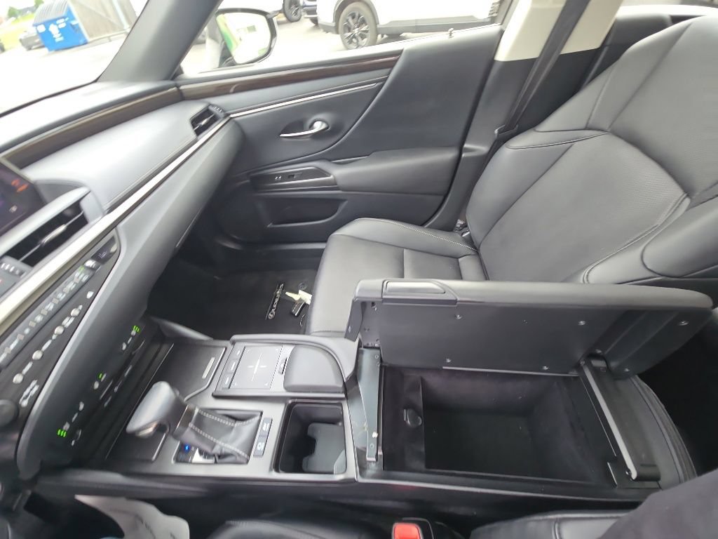 Used 2019 Lexus ES 300h w/ Premium Package FWD image 24