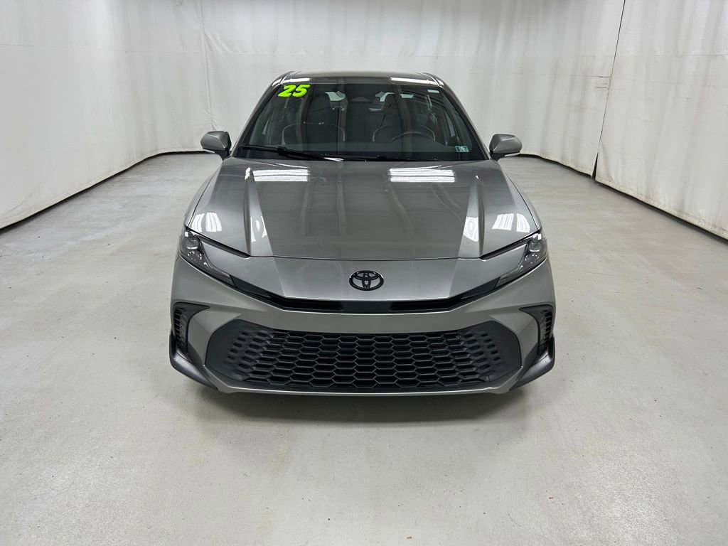 Certified 2025 Toyota Camry SE FWD image 4
