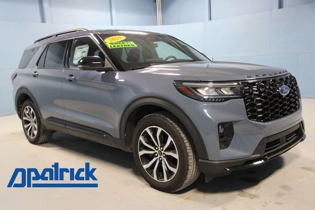 Used 2025 Ford Explorer ST-Line image 1