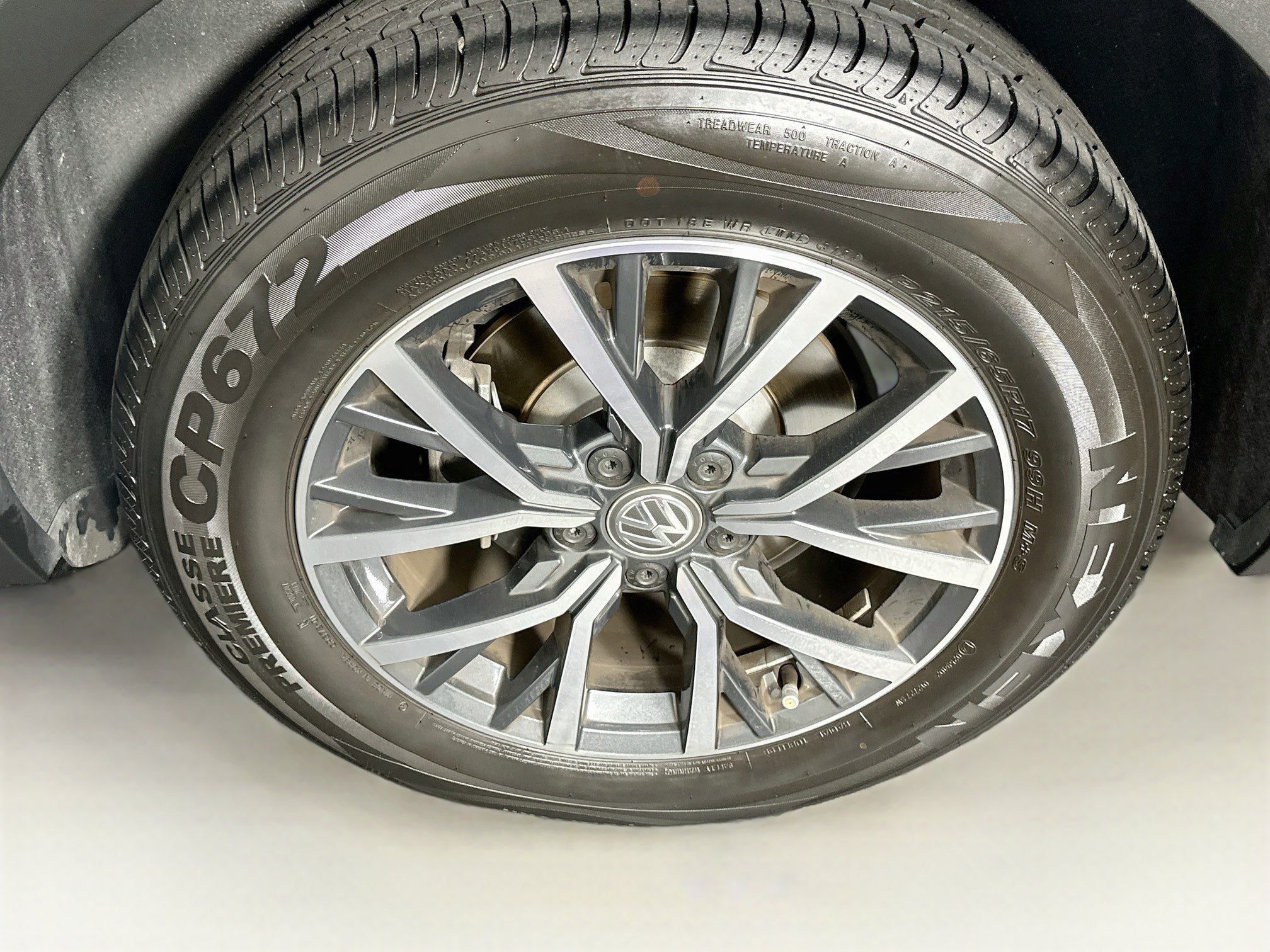 Used 2019 Volkswagen Tiguan SE w/ Panoramic Sunroof Package FWD image 11