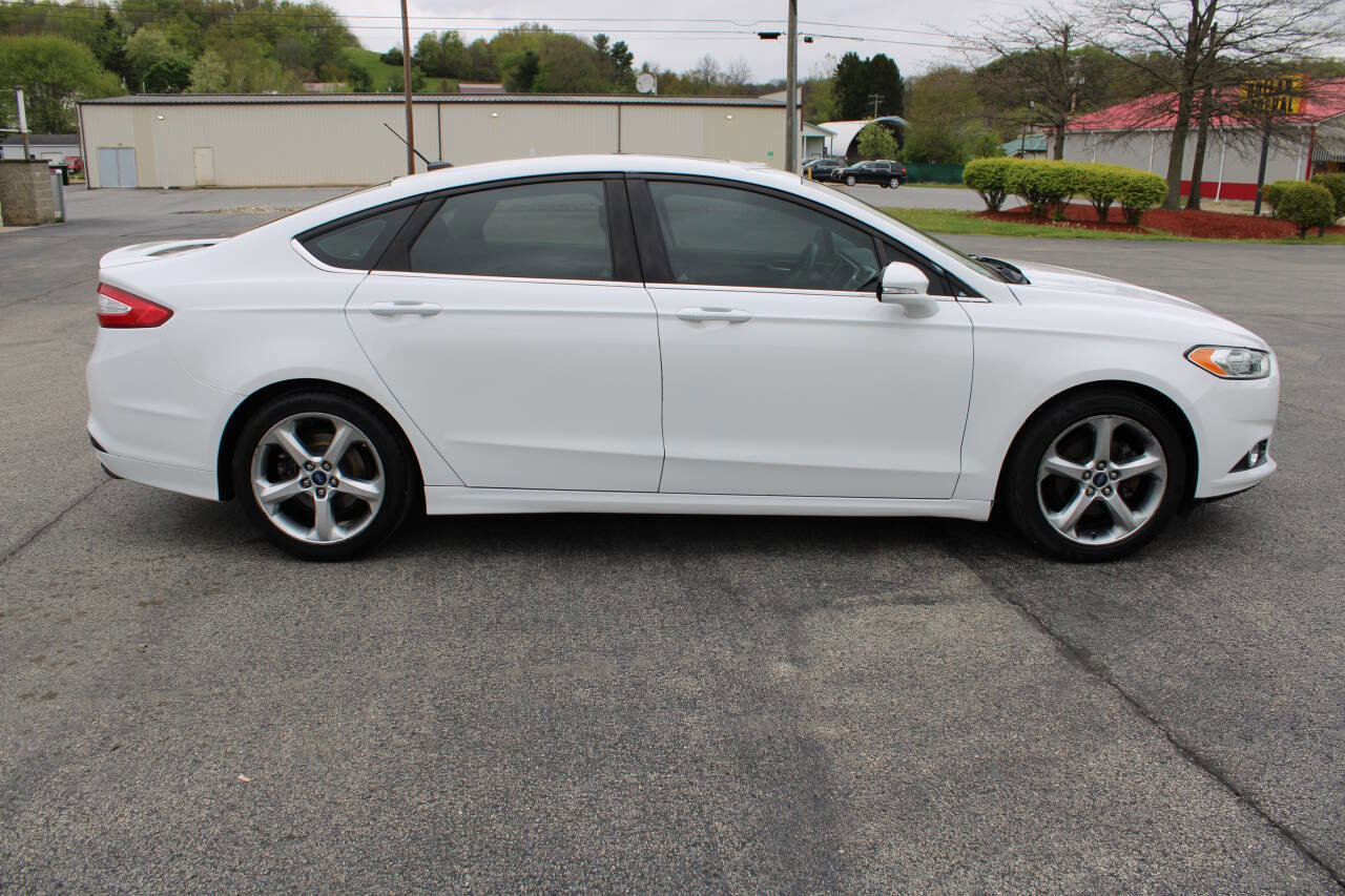 Used 2015 Ford Fusion SE w/ Equipment Group 201A FWD image 6