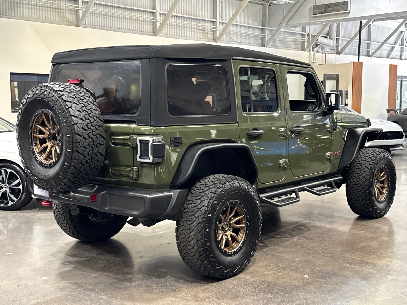 Used 2021 Jeep Wrangler Unlimited Rubicon AWD/4WD image 17