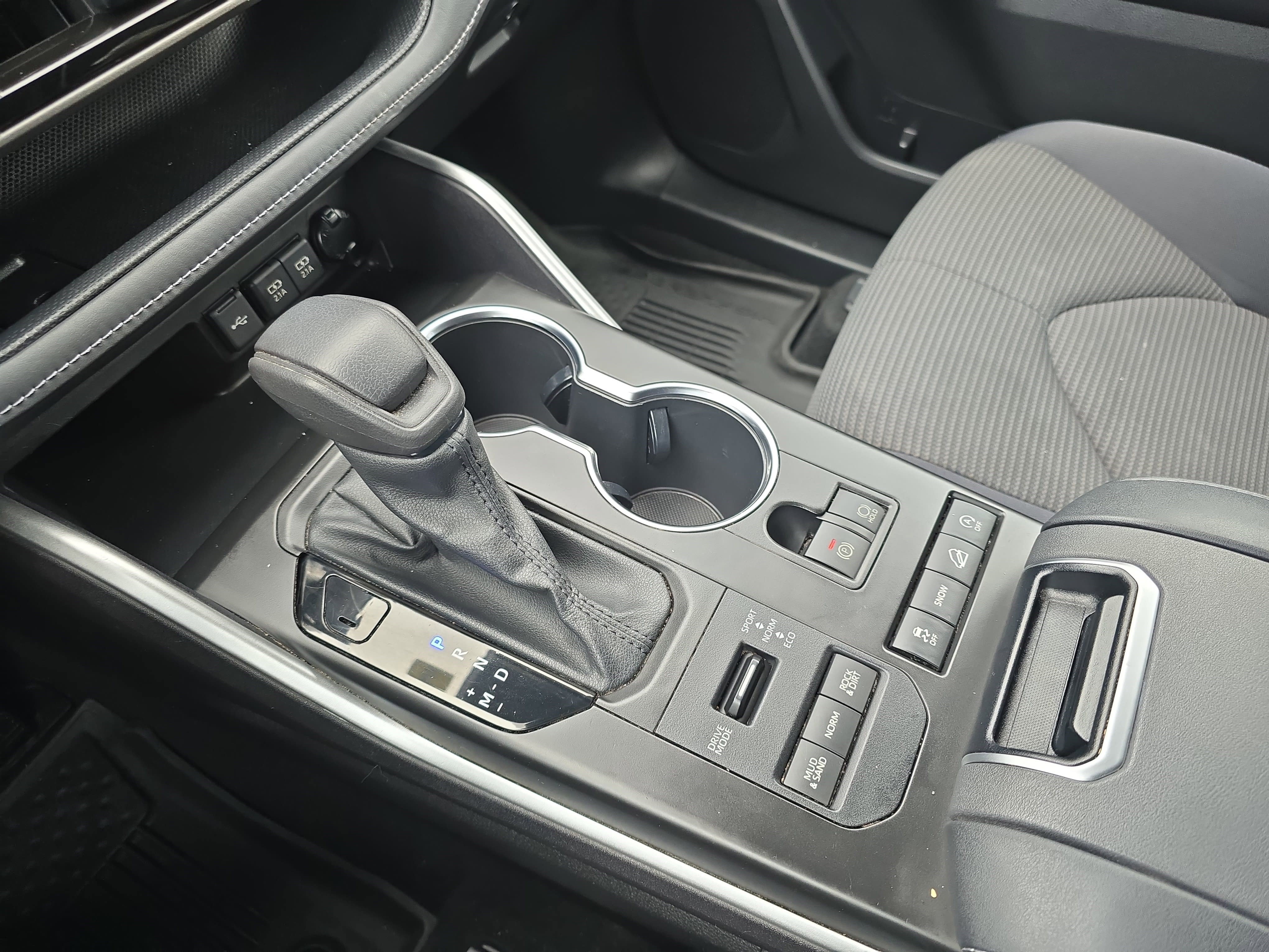 Used 2021 Toyota Highlander L image 21