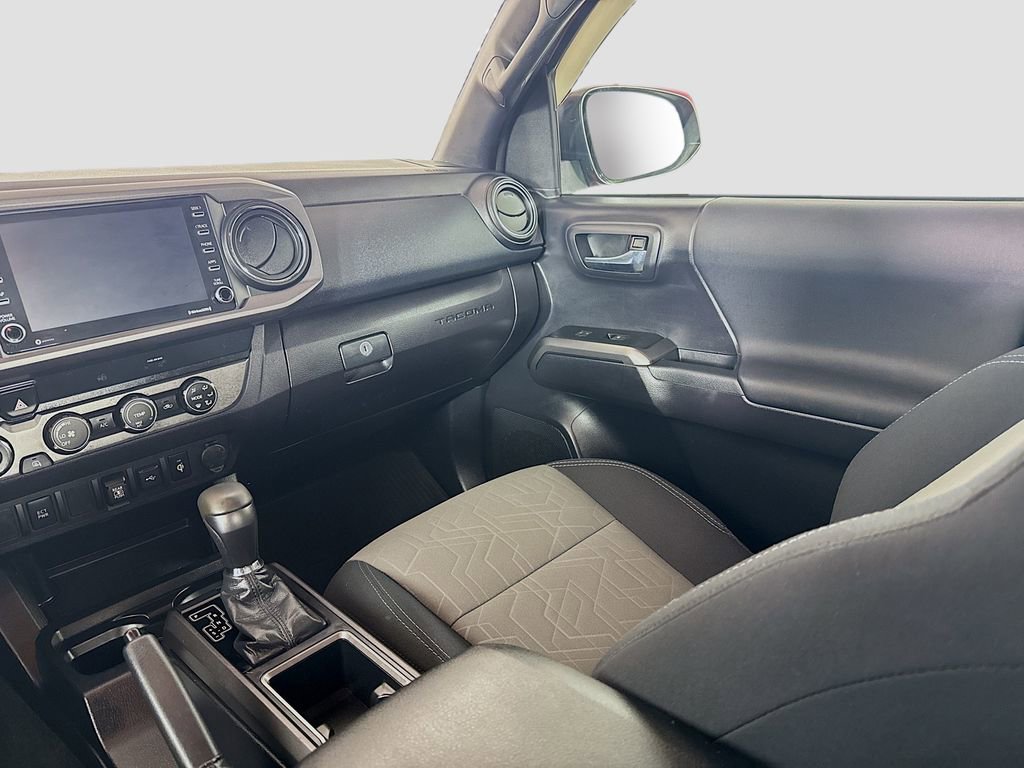 Used 2020 Toyota Tacoma TRD Off-Road image 16