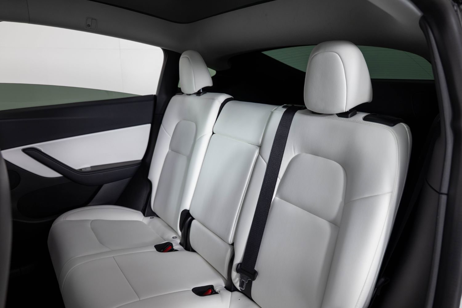 Used 2021 Tesla Model Y Long Range image 18