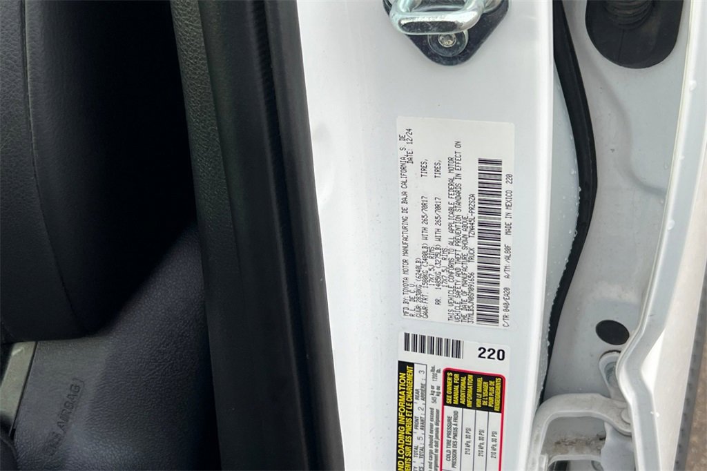 Certified 2025 Toyota Tacoma TRD Off-Road image 34