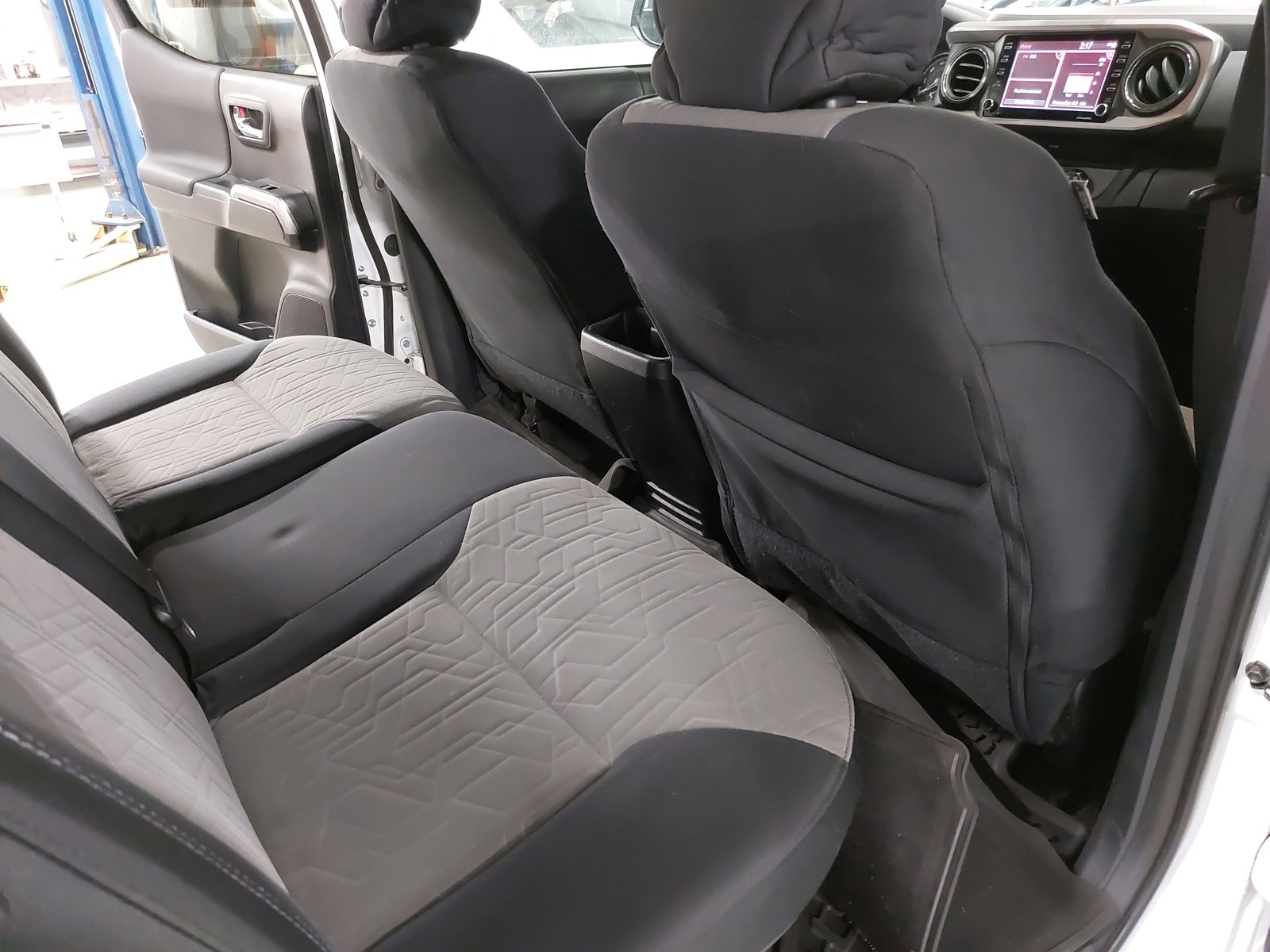 Used 2020 Toyota Tacoma TRD Sport image 11