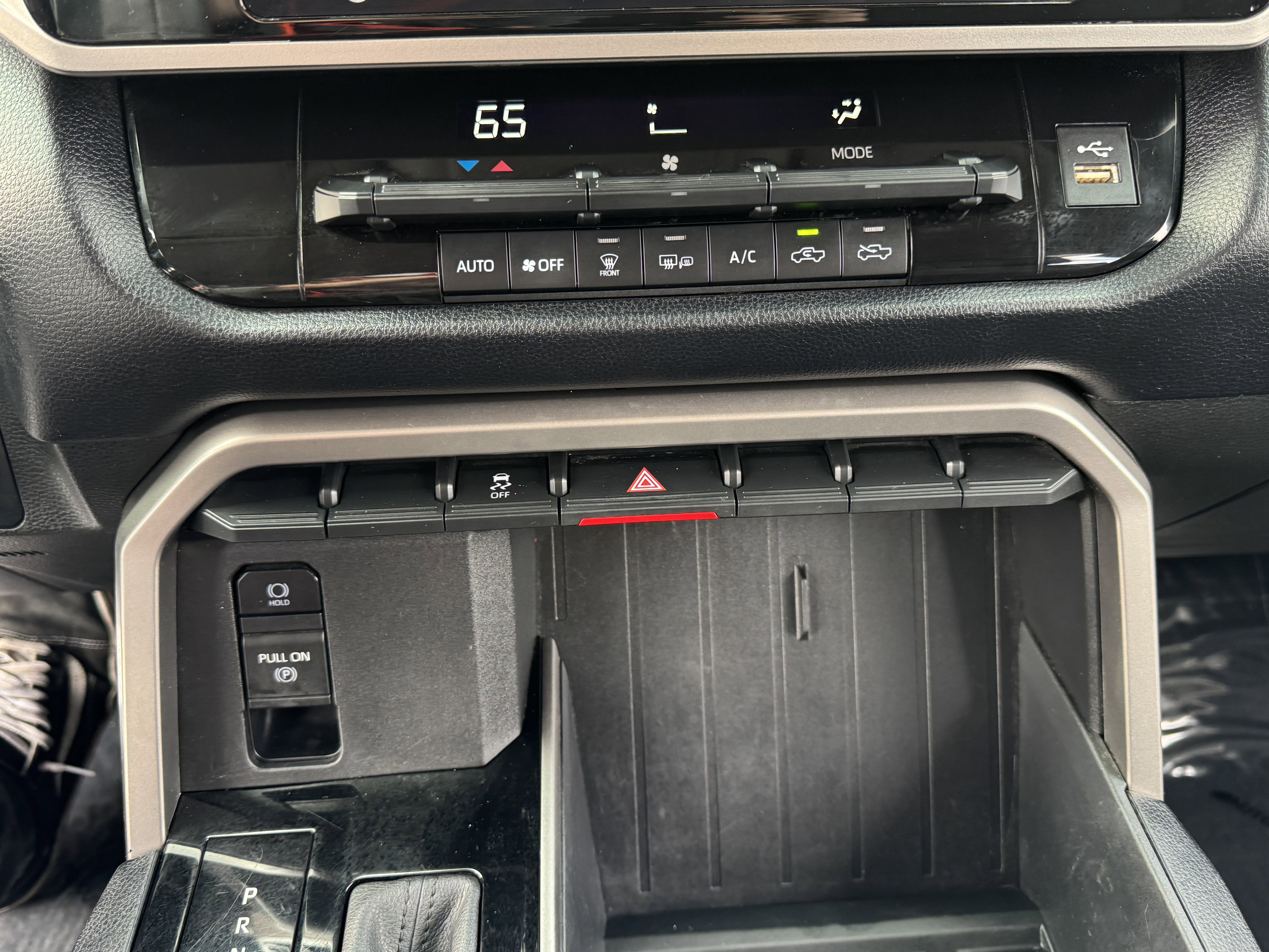 Used 2022 Toyota Tundra SR5 w/ SR5 Convenience Package image 24