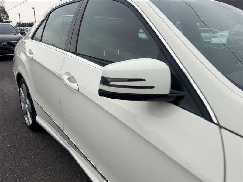 Used 2010 Mercedes-Benz E 350 4MATIC Sedan image 19