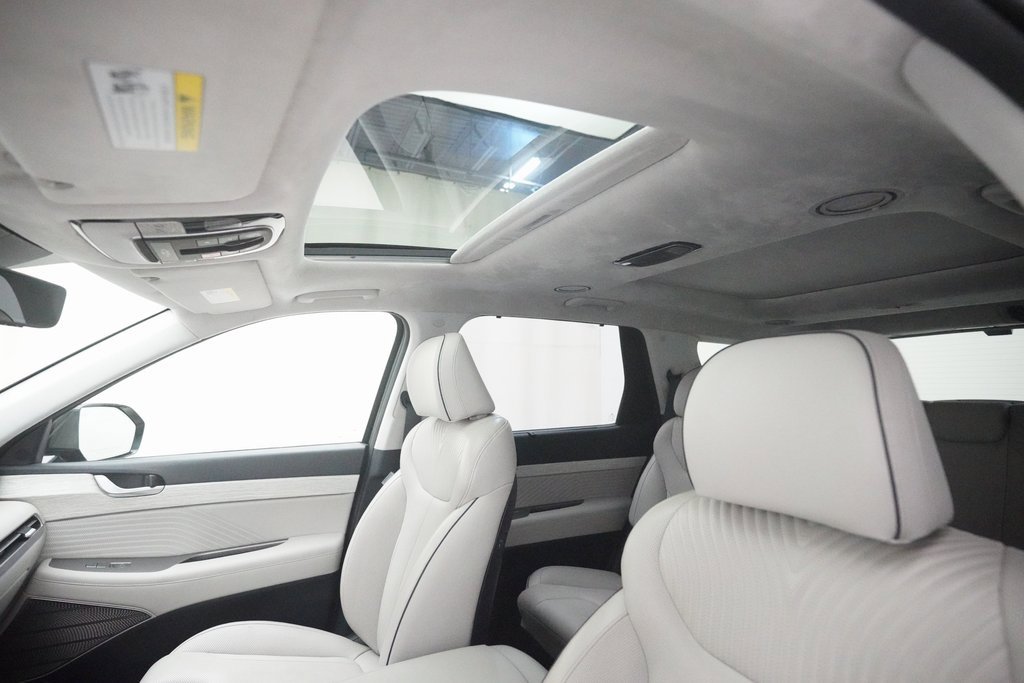 Used 2023 Hyundai Palisade Calligraphy w/ Winter Package image 33