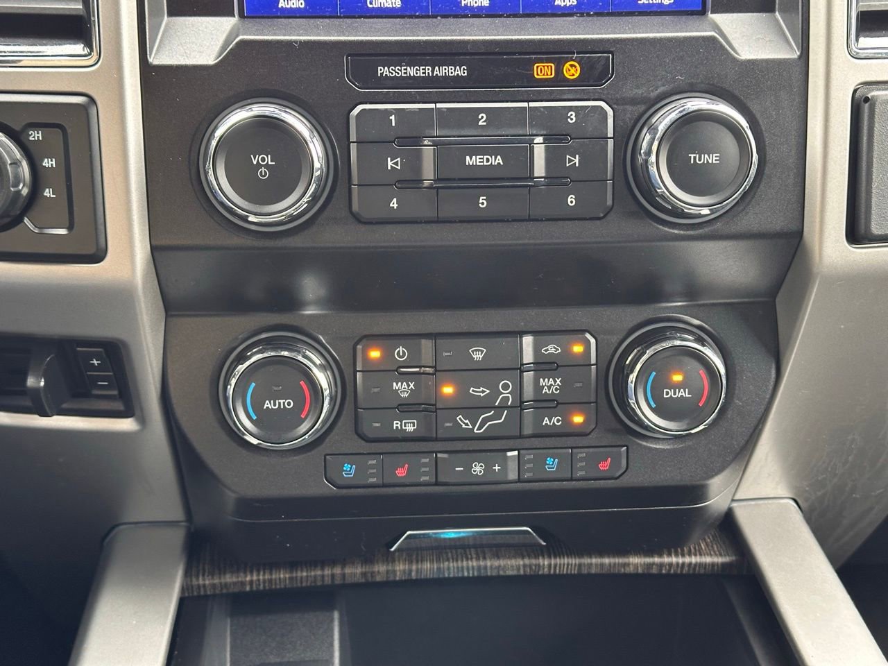 Used 2021 Ford F250 Lariat w/ Lariat Value Package image 33