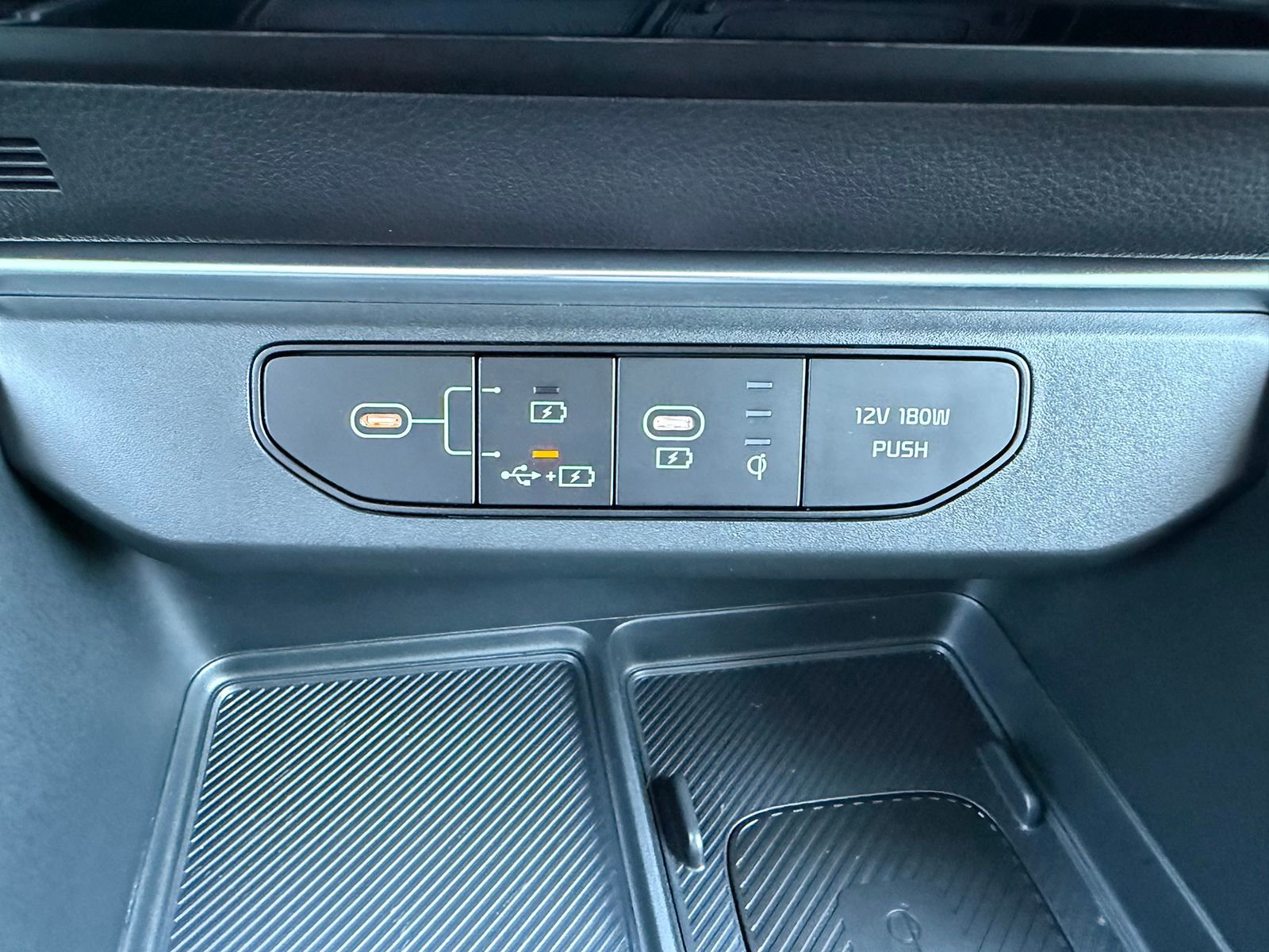 Used 2026 Kia Carnival SX Prestige image 30