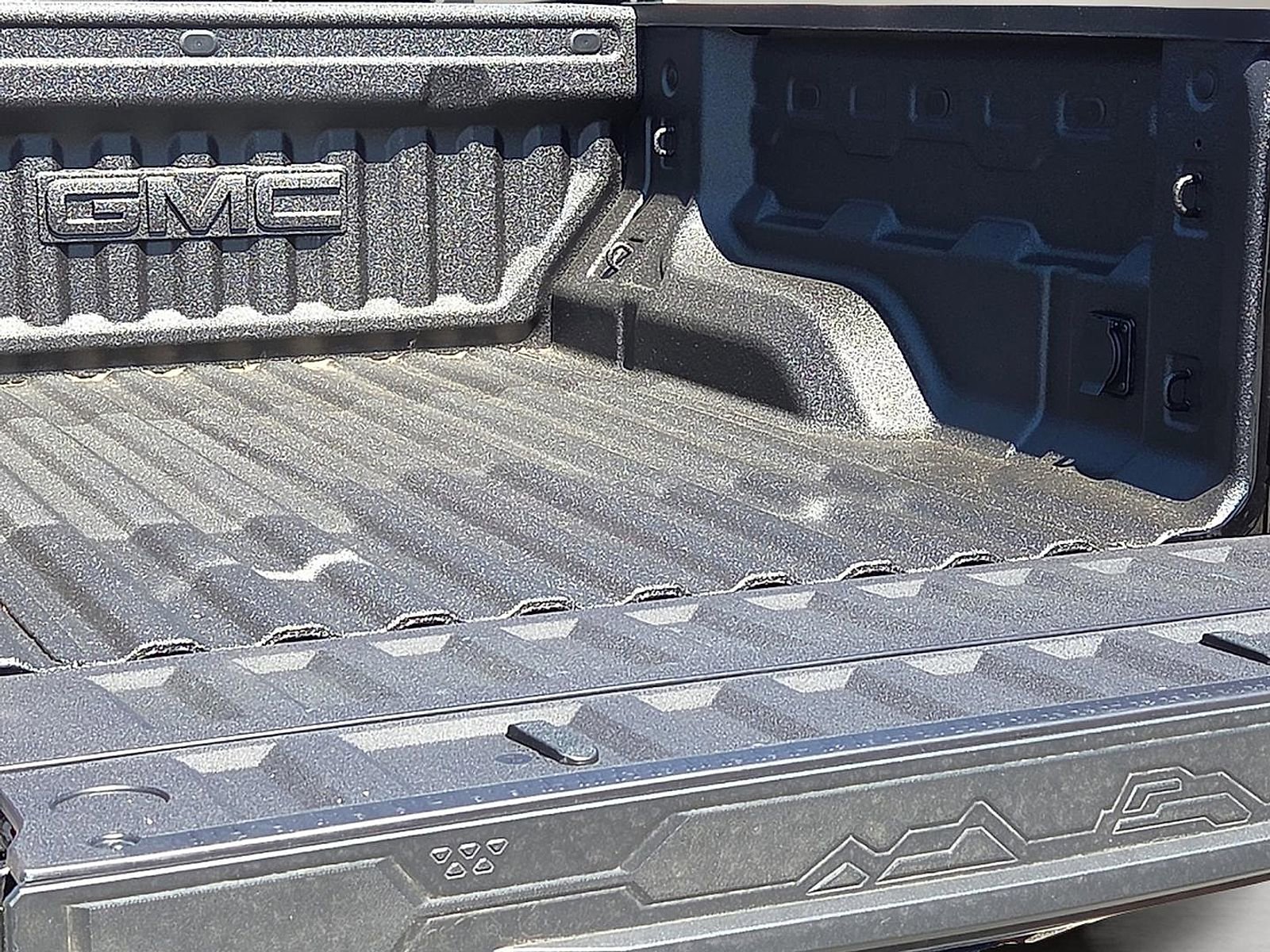 New 2026 GMC Canyon Denali AWD/4WD image 9