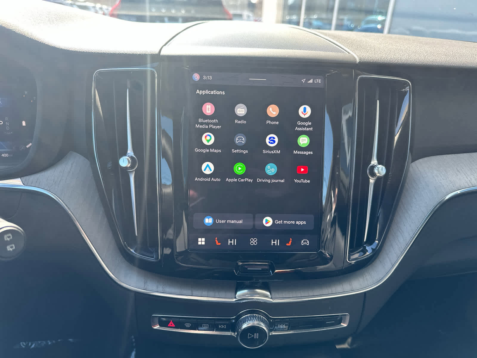 Used 2025 Volvo XC60 B5 Plus image 16