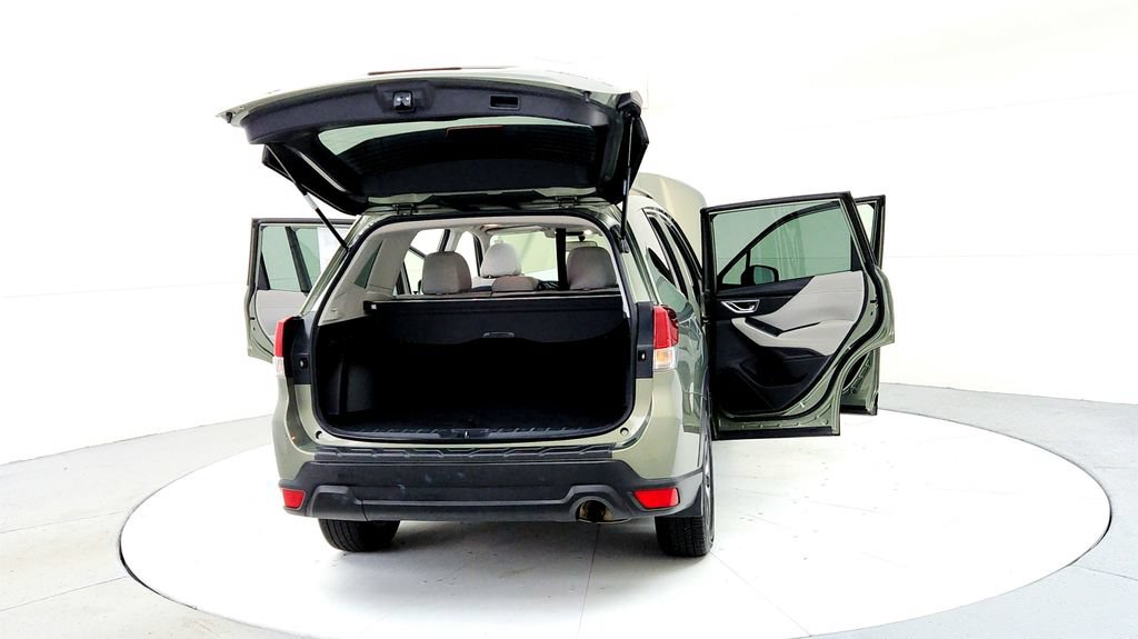 Used 2021 Subaru Forester Premium AWD/4WD image 11