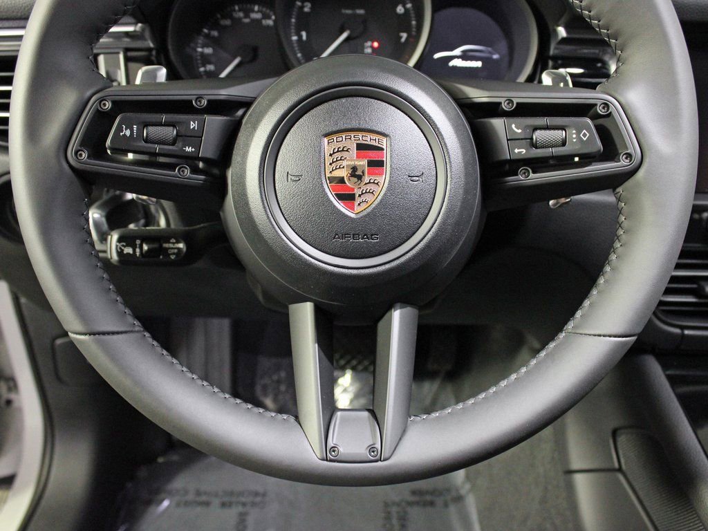 Certified 2026 Porsche Macan image 22