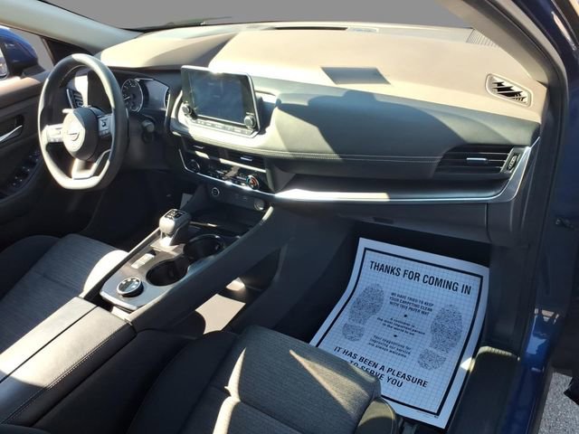 Used 2023 Nissan Rogue SV image 12