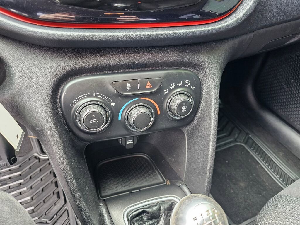 Used 2014 Dodge Dart SE image 23