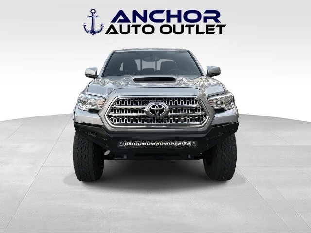 Used 2016 Toyota Tacoma TRD Sport image 2