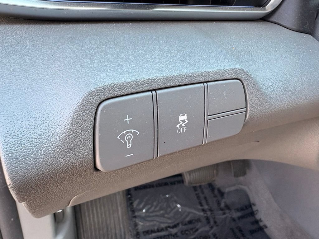 Used 2024 Hyundai Elantra SEL FWD image 12