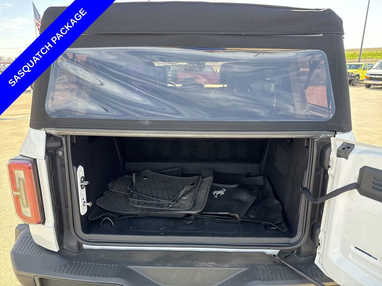 Used 2021 Ford Bronco Badlands image 11