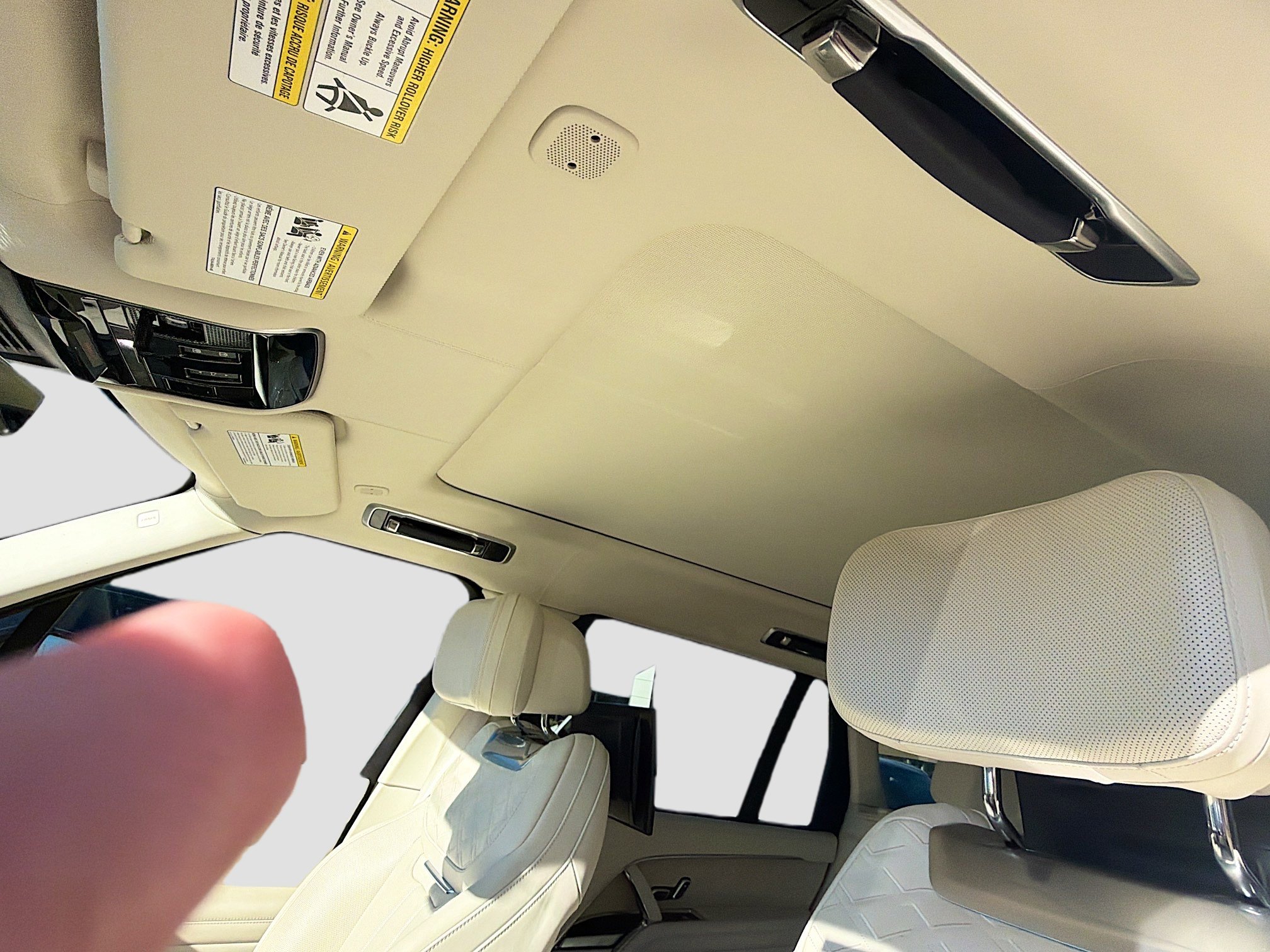 Used 2023 Land Rover Range Rover SV image 28