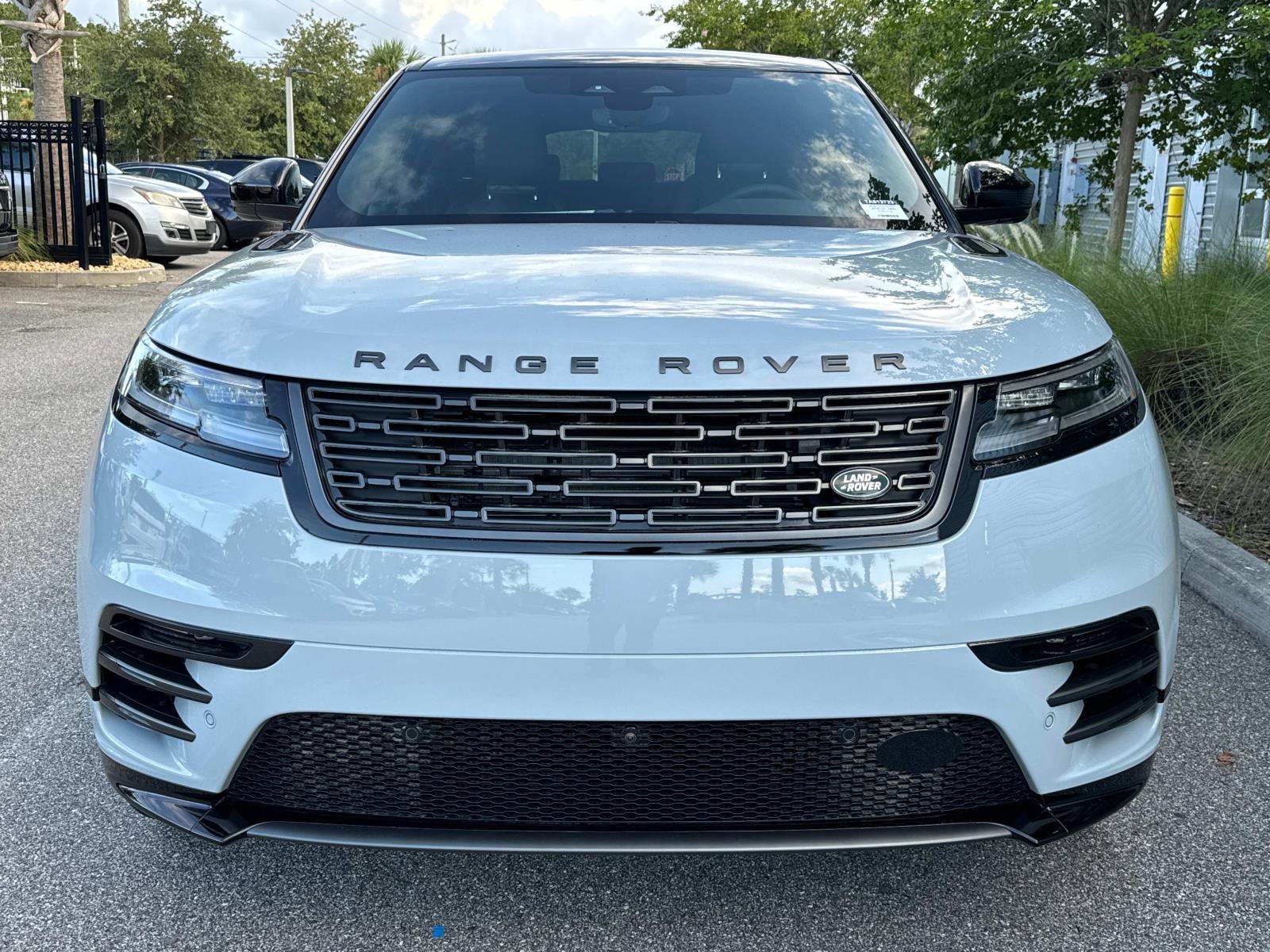 New 2026 Land Rover Range Rover Velar Dynamic SE image 8