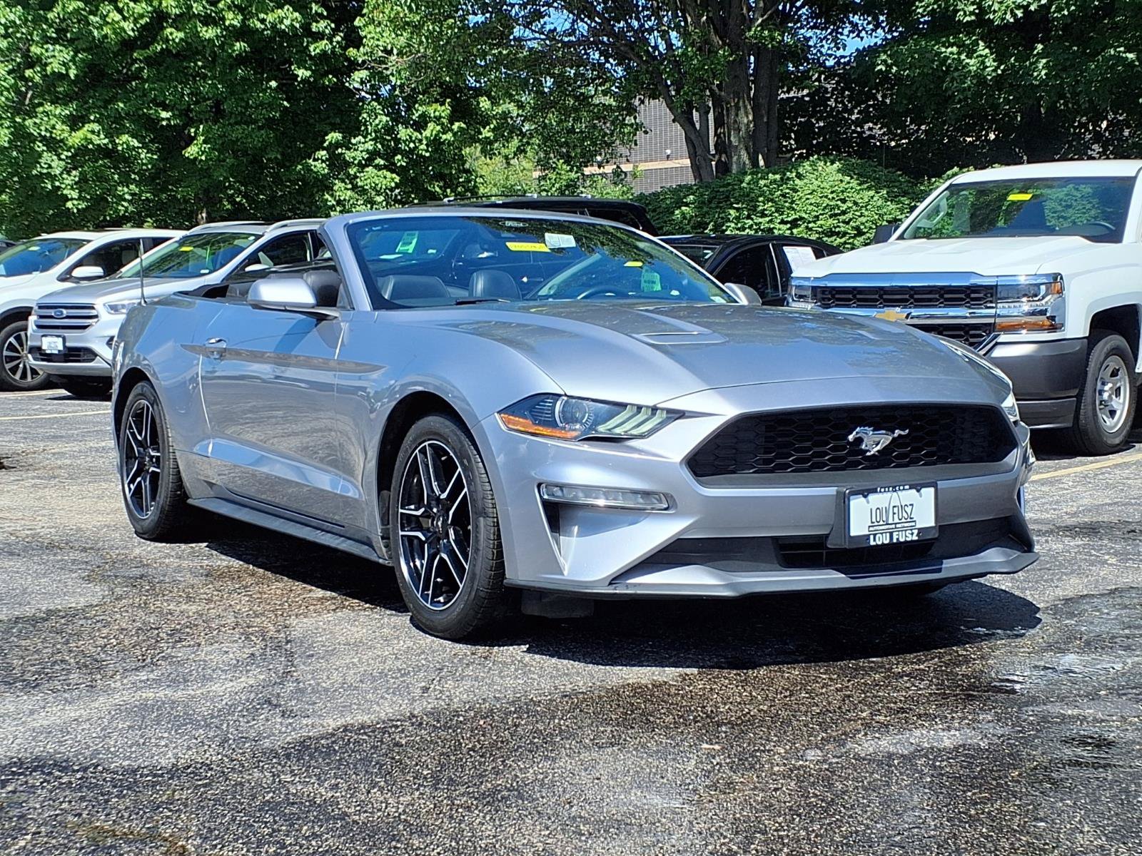 Used 2023 Ford Mustang Premium RWD image 3