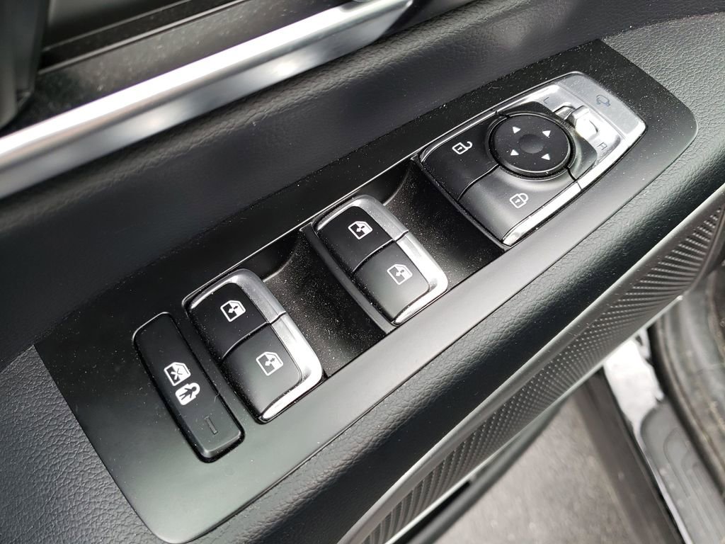 Used 2025 Kia Telluride EX w/ EX Captain's Chair Package image 17