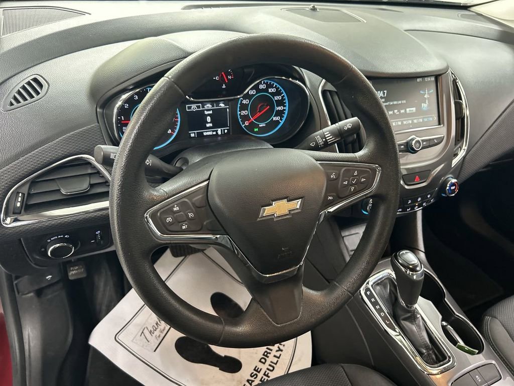 Used 2016 Chevrolet Cruze LT w/ Convenience Package FWD image 4
