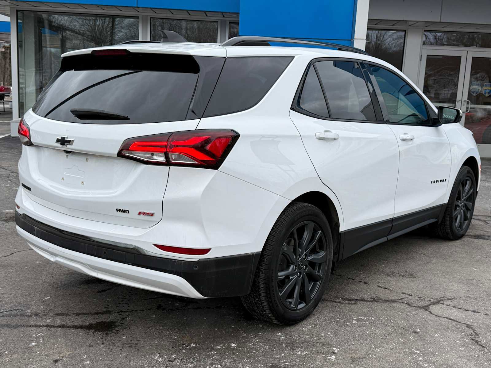 Used 2022 Chevrolet Equinox RS w/ RS Leather Package image 5