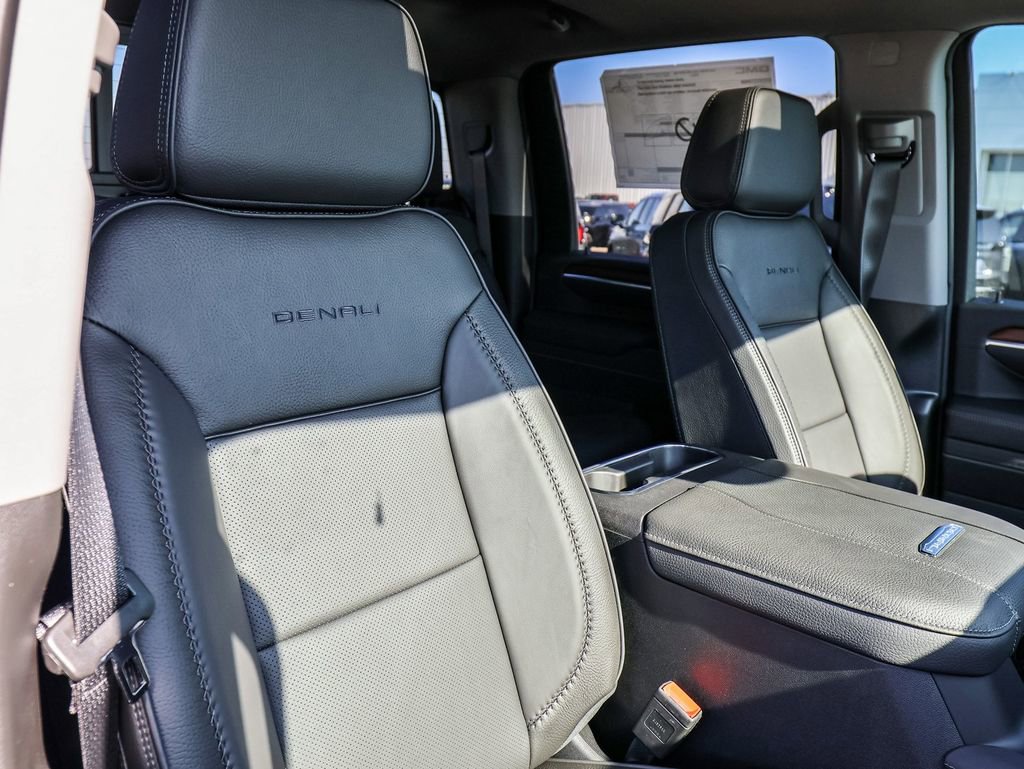 New 2026 GMC Sierra 3500 Denali w/ Denali Reserve Package AWD/4WD image 18