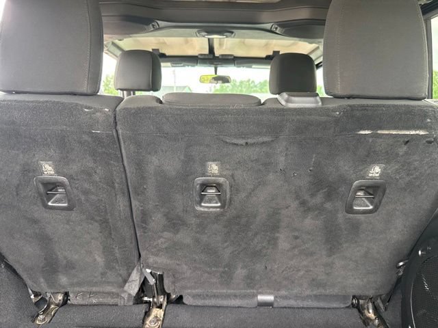 Used 2018 Jeep Wrangler Unlimited Sahara AWD/4WD image 36