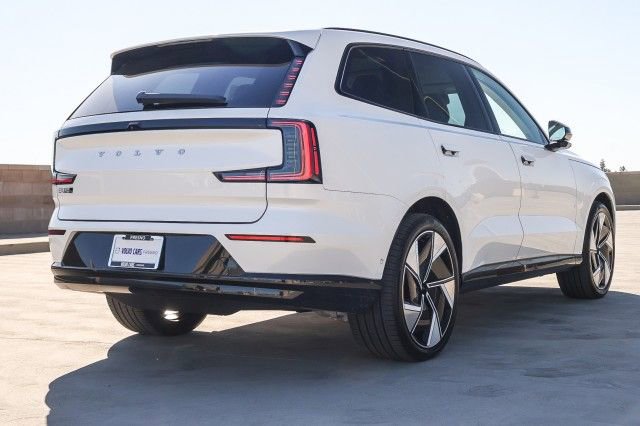 New 2025 Volvo EX90 Ultra image 4