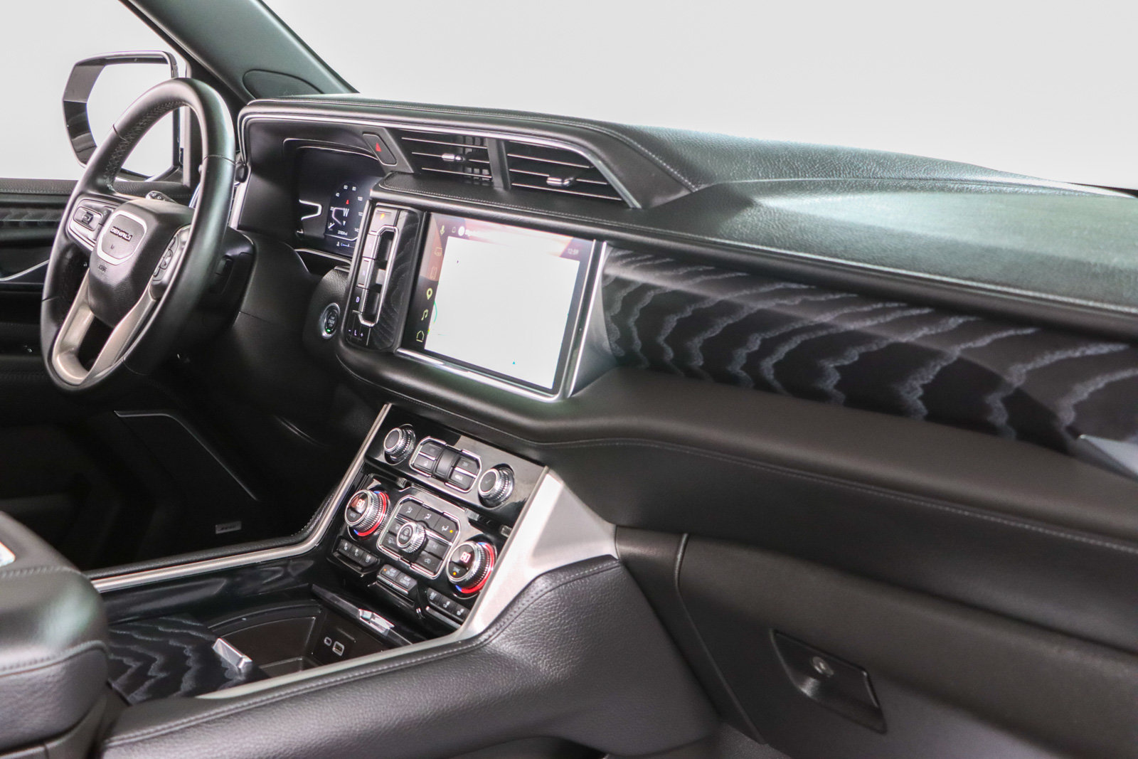 Used 2023 GMC Yukon Denali AWD/4WD image 30