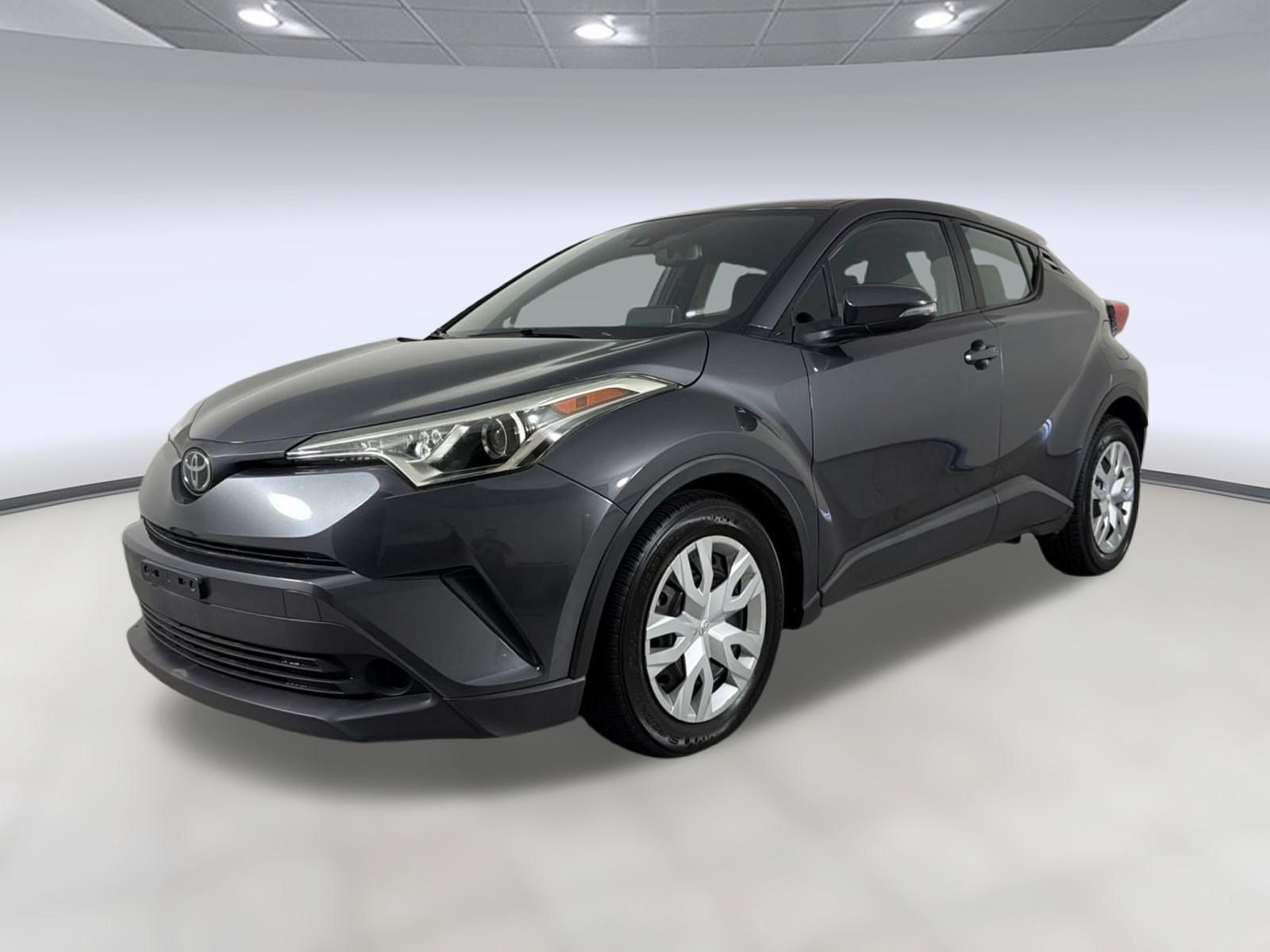Used 2019 Toyota C-HR LE FWD video 1