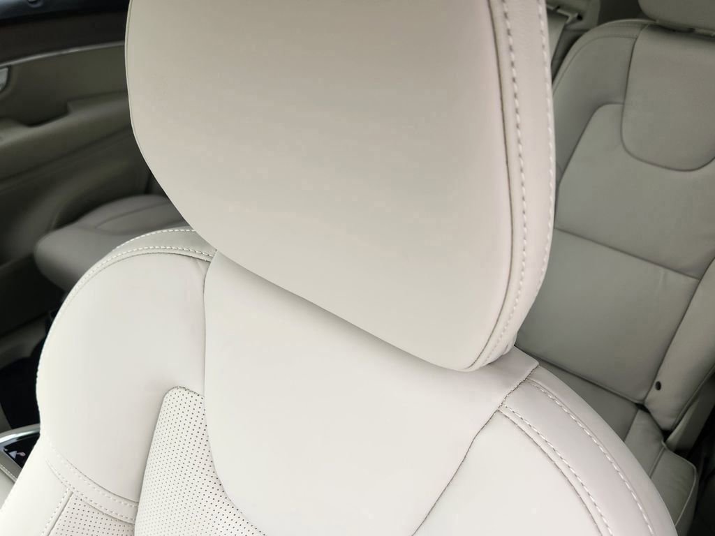 New 2026 Volvo XC90 T8 Ultra w/ Protection Package Premier image 5