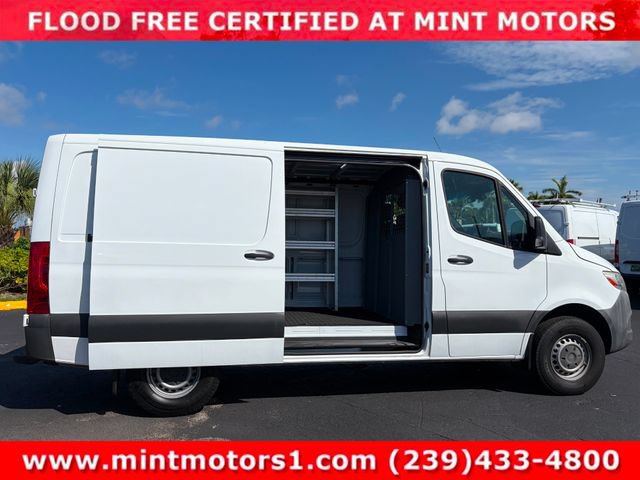 Used 2019 Freightliner Sprinter 2500 RWD image 3