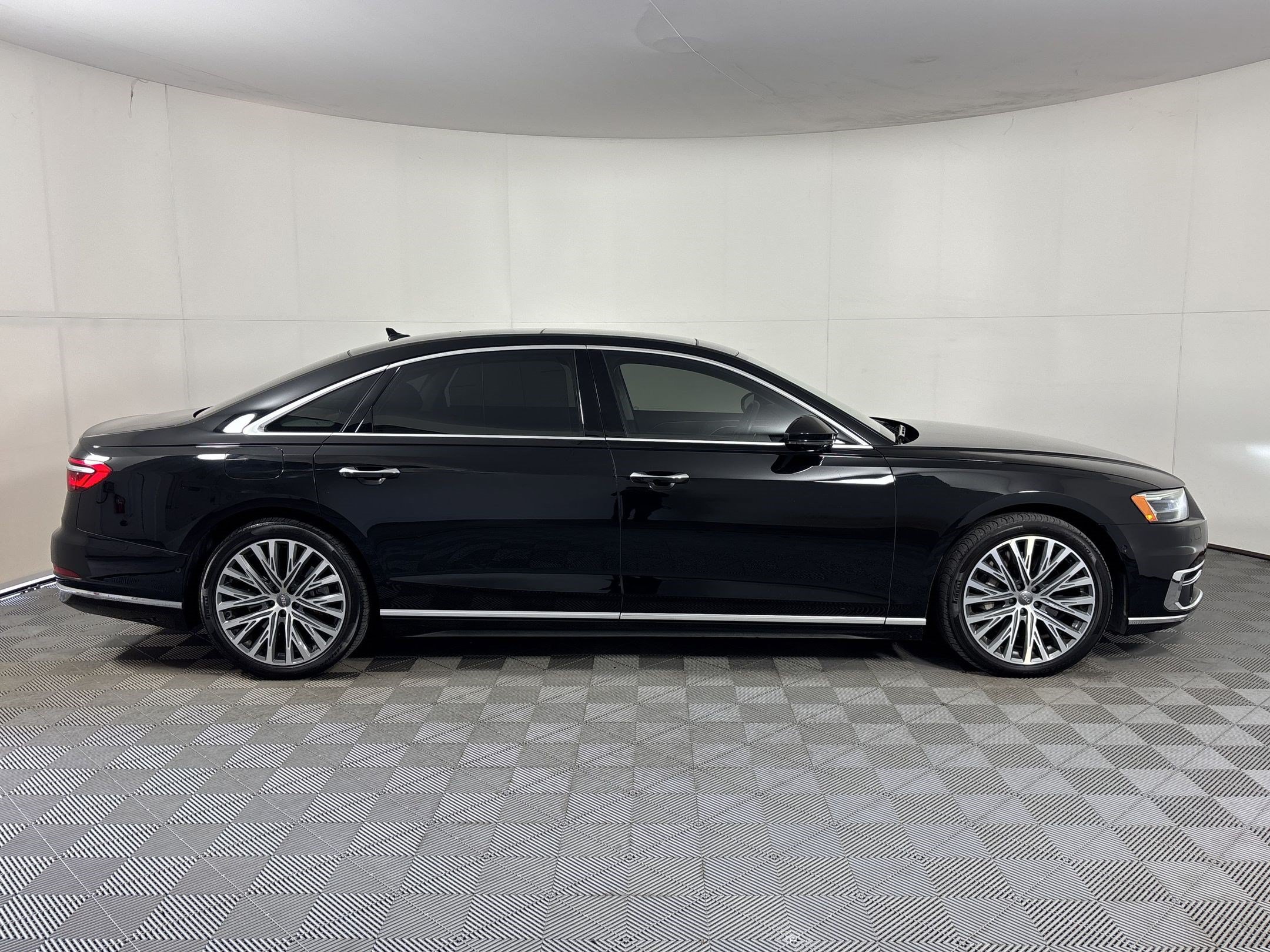 Used 2019 Audi A8 L 3.0T w/ Executive Package AWD/4WD image 8