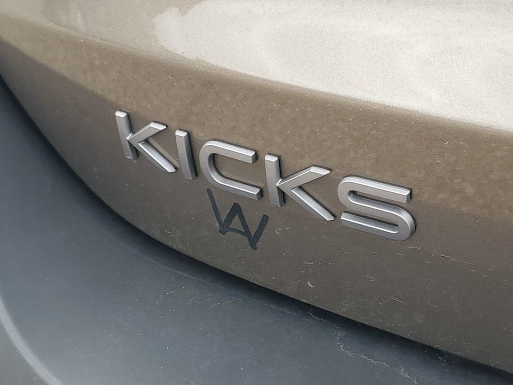 Used 2025 Nissan Kicks S image 6
