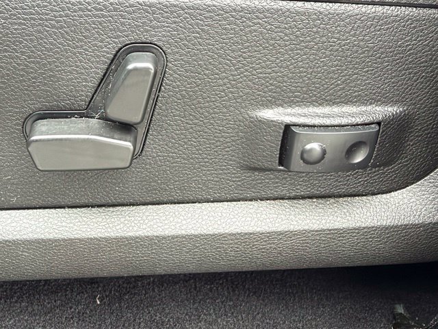 Used 2022 RAM 1500 Warlock w/ Ceramic Gray Warlock Package AWD/4WD image 28