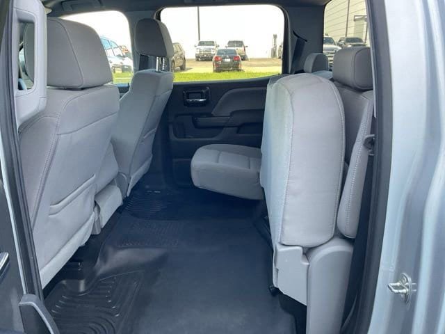 Used 2018 Chevrolet Silverado 1500 Custom w/ Custom Value Package AWD/4WD image 22